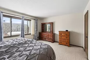 6042 Golden Valley Rd, Golden Valley, MN 55422 - Photo 19