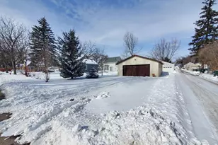 593 Grove St SW, Hutchinson, MN 55350 - Photo 15