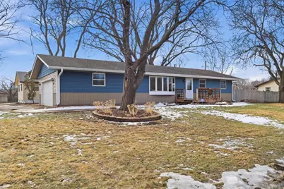 1412 10th Avenue W, Shakopee, MN 55379 - Photo 1