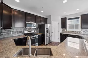 9575 Jefferson Dr, Chanhassen, MN 55317 - Photo 7