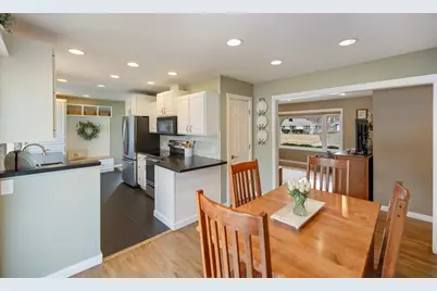 8131 Upton Avenue S, Bloomington, MN 55431 - Photo 5