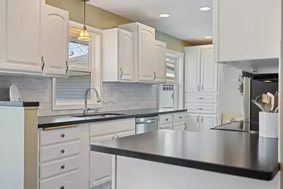 8131 Upton Avenue S, Bloomington, MN 55431 - Photo 9