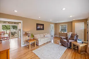 8131 Upton Ave S, Bloomington, MN 55431 - Photo 3