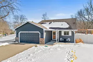 631 Conestoga Trail, Chanhassen, MN 55317 - Photo 3