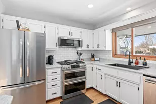 631 Conestoga Trail, Chanhassen, MN 55317 - Photo 7