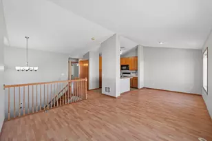 15687 Finewood Ct, Apple Valley, MN 55124 - Photo 7