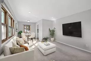 1808 Hillview Ln SE, Rochester, MN 55904 - Photo 3