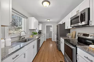 1808 Hillview Ln SE, Rochester, MN 55904 - Photo 5