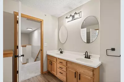 879 Braunworth Court, Chaska, MN 55318 - Photo 25