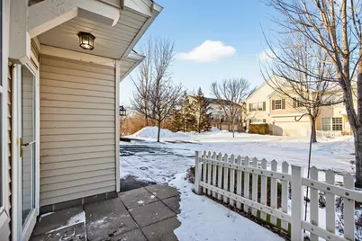 879 Braunworth Court, Chaska, MN 55318 - Photo 7