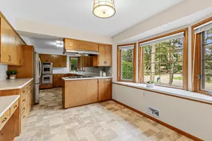 3081 Chatsworth St N, Roseville, MN 55113 - Photo 7
