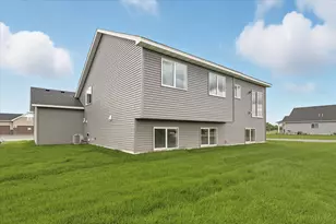 1485 Otter Way, New Richmond, WI 54017 - Photo 3