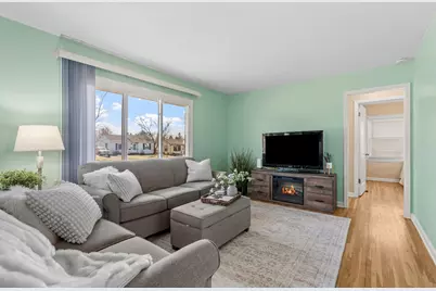 2139 4th Street E, Saint Paul, MN 55119 - Photo 3