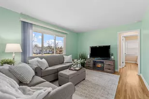 2139 4th St E, Saint Paul, MN 55119 - Photo 3