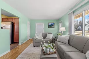 2139 4th St E, Saint Paul, MN 55119 - Photo 5