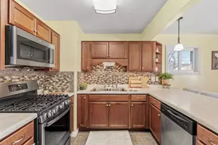 2139 4th St E, Saint Paul, MN 55119 - Photo 7