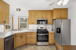 15 Circle Dr, Circle Pines, MN 55014 - Photo 7