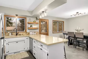 9821 Xerxes Ave S, Bloomington, MN 55431 - Photo 9