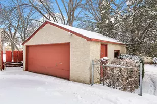 1869 Chelton Ave W, Saint Paul, MN 55104 - Photo 23