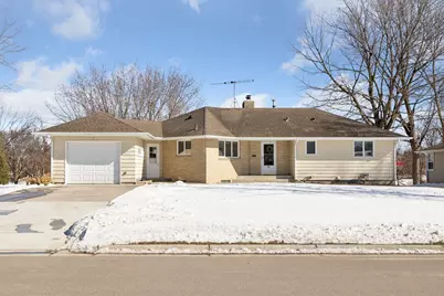 111 Sunrise Avenue N, New Prague, MN 56071 - Photo 1