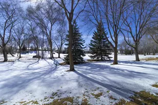 2224 Pinewood Dr, Shakopee, MN 55379 - Photo 35