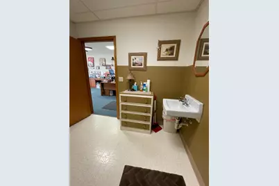 136 S Broadway, Wells, MN 56097 - Photo 5