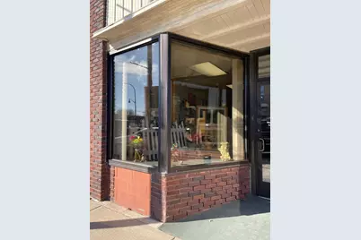 136 S Broadway, Wells, MN 56097 - Photo 9