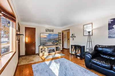 910 6th Street W, Hastings, MN 55033 - Photo 3