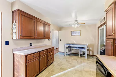 910 6th Street W, Hastings, MN 55033 - Photo 7