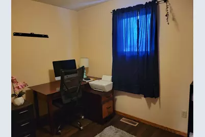 405 Riverside Avenue S, Thief River Falls, MN 56701 - Photo 9