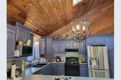 405 Riverside Avenue S, Thief River Falls, MN 56701 - Photo 3