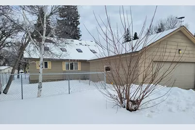 405 Riverside Avenue S, Thief River Falls, MN 56701 - Photo 27