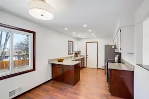 15765 Hayes Trail, Apple Valley, MN 55124 - Photo 5