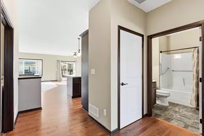 11206 Bushel Curve, Woodbury, MN 55129 - Photo 9