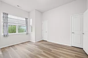 10075 City Walk Dr, Woodbury, MN 55129 - Photo 11