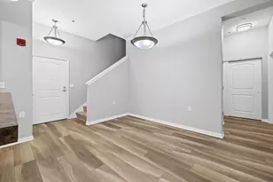 10075 City Walk Dr, Woodbury, MN 55129 - Photo 7