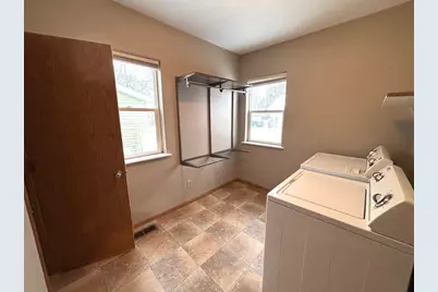 225 Kneale Avenue N, Thief River Falls, MN 56701 - Photo 17