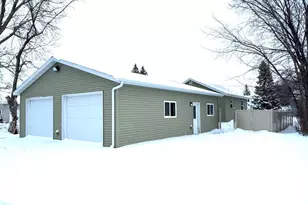 225 Kneale Ave N, Thief River Falls, MN 56701 - Photo 21