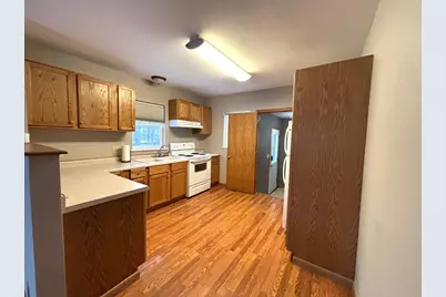 225 Kneale Avenue N, Thief River Falls, MN 56701 - Photo 5