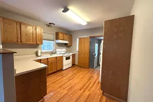 225 Kneale Ave N, Thief River Falls, MN 56701 - Photo 5