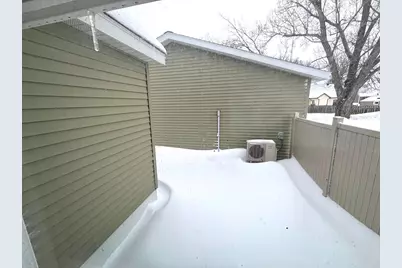 225 Kneale Avenue N, Thief River Falls, MN 56701 - Photo 27