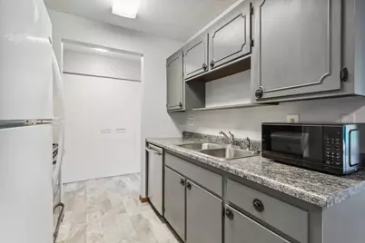 3200 Virginia Avenue S #107, Saint Louis Park, MN 55426 - Photo 3