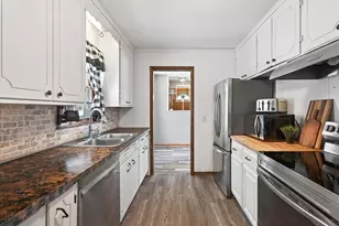 5426 Sumter Ave N, New Hope, MN 55428 - Photo 9