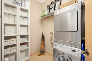 301 Oak Grove St, Minneapolis, MN 55403 - Photo 23