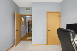 301 Oak Grove St, Minneapolis, MN 55403 - Photo 21