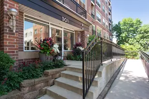 301 Oak Grove St, Minneapolis, MN 55403 - Photo 39