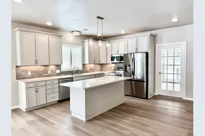 102 E Memory Lane, Tyler, MN 56178 - Photo 9