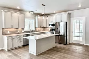 102 E Memory Ln, Tyler, MN 56178 - Photo 9