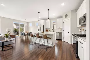 10811 40th St N, Lake Elmo, MN 55042 - Photo 9