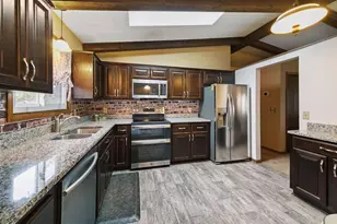 4614 Beacon Hill Rd, Eagan, MN 55122 - Photo 15